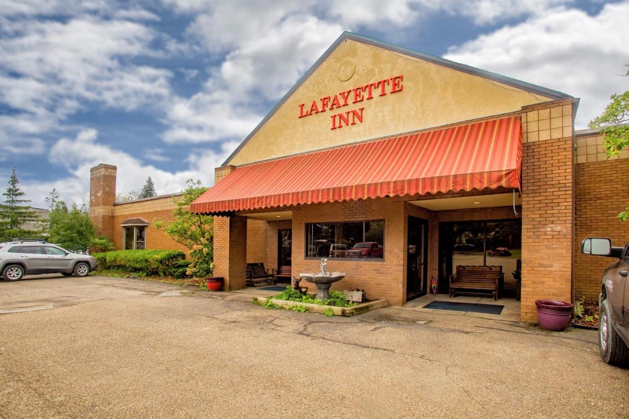 Lafayette Inn Moundsville Екстер'єр фото