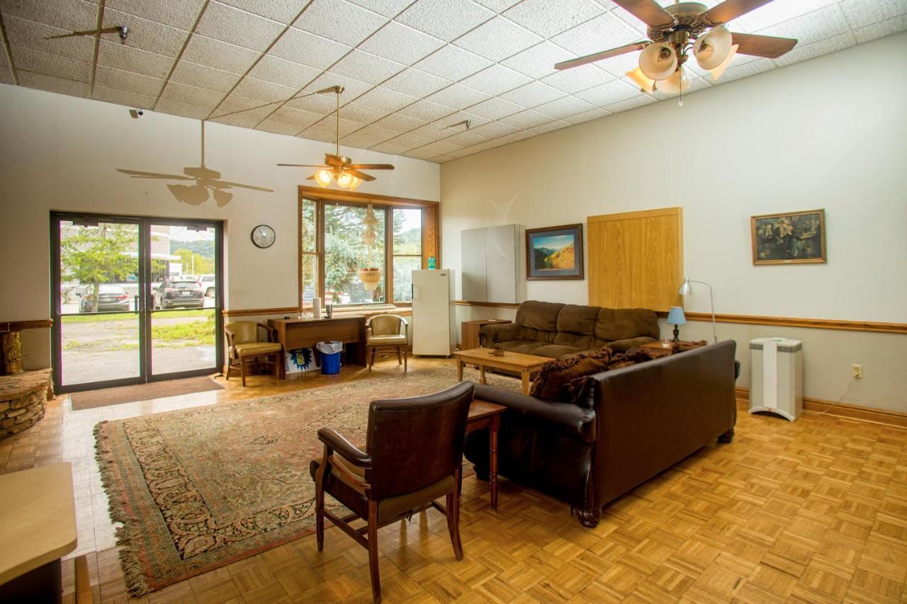 Lafayette Inn Moundsville Екстер'єр фото